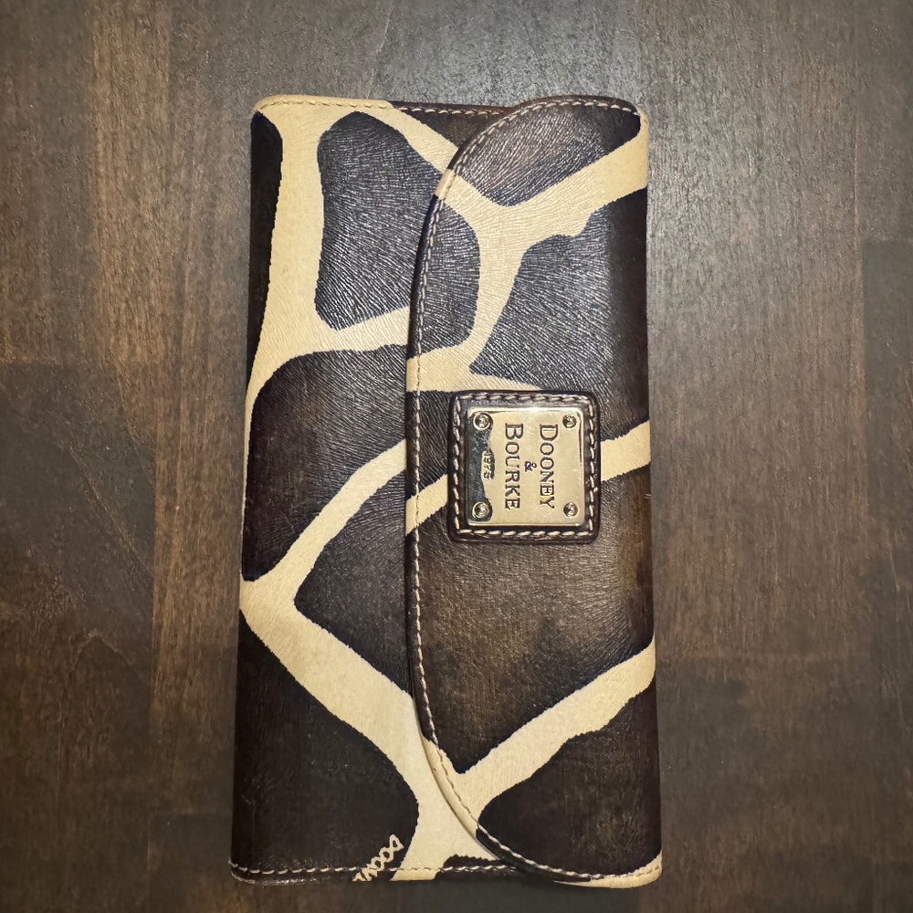Dooney & Bourkey Giraffe Wallet